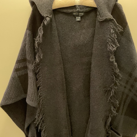 Barefoot Dreams Cosy-Chic Poncho Style Sweater/Coat - Picture 7 of 7